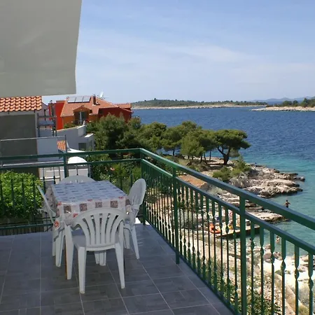 Apartman By The Sea Bilo, Primosten - 4189 Podgreben